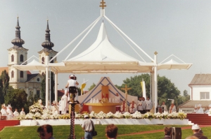 Archív: Svätý Otec Ján Pavol II. 1. júla 1995  v Šaštíne  /  zdroj foto: mestosastinstraze.sk