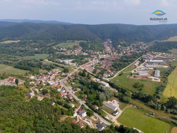 Hradište pod Vrátnom foto autor Vladimír Miček NaZáhorí
