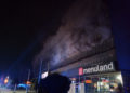 Požiar parkovacieho domu na Drieňovej ulici. Zdroj: HaZZ