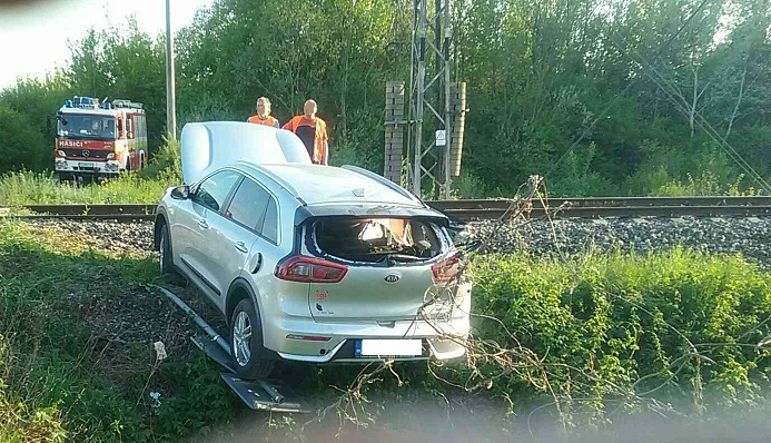 Zrážka vlaku a osobného auta v Holíči. Zdroj: HaZZ Trnava