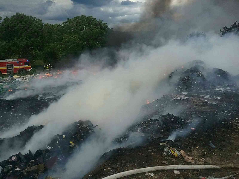 V Jablonici horela skládka odpadu. Zdroj: HaZZ