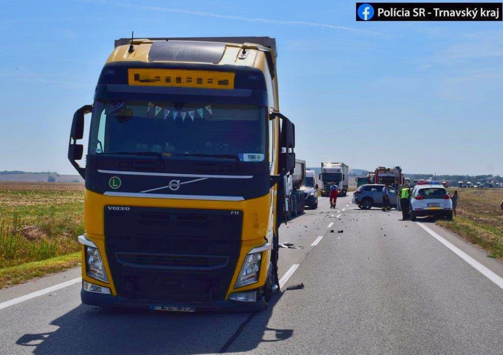 Dopravná nehoda, pri ktorej vodič z okrsu Senica nafúkal takmer 1 promile. Zdroj: Polícia SR