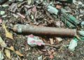 Pri Cerovej vyhodil do lesa neznámy páchateľ stavebný odpad a azbest. Zdroj: Polícia SR