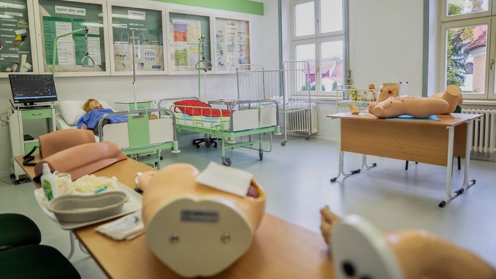 Zdravotnícka škola v Skalici má nové vybavenie odborných učební. Zdroj: TTSK
