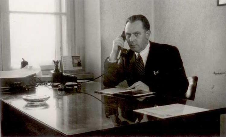 Rudolf Studeník v kancelárii firmy v Holíči zdroj: Záhorské múzeum
