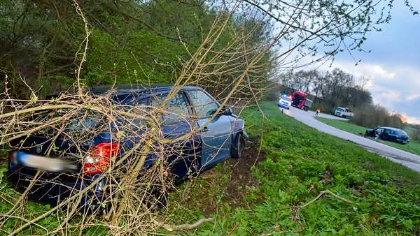 Nehoda medzi Brezovou pod Bradlom a Košariskami. Zdroj: KR PZ Trenčín