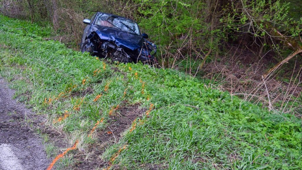 Nehoda medzi Brezovou pod Bradlom a Košariskami. Zdroj: KR PZ Trenčín