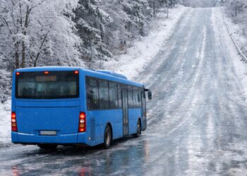 reprofoto autobus poľadovica kopec NaZahori AI