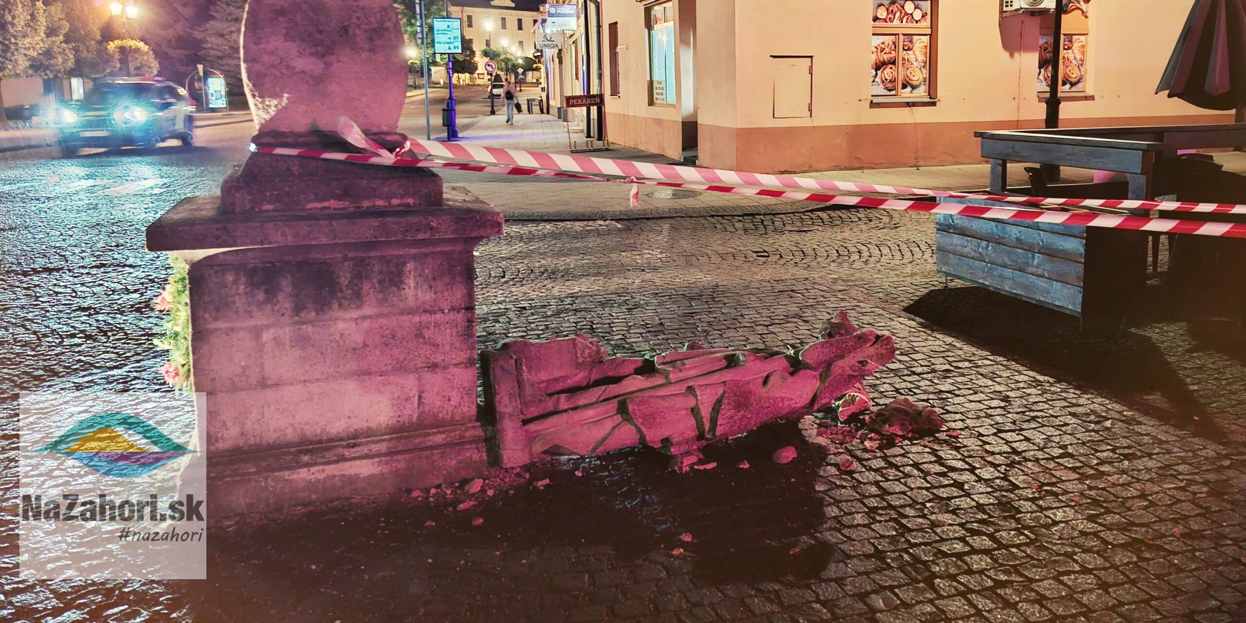 poškodenie sochy zdroj mesto Skalica