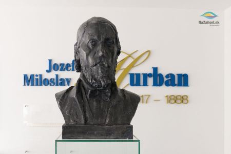 Jozef Miloslav Hurban - busta v Pamätnej izbe J. M. Hurbana v obci Hlboké. Autor: Vlado Miček
